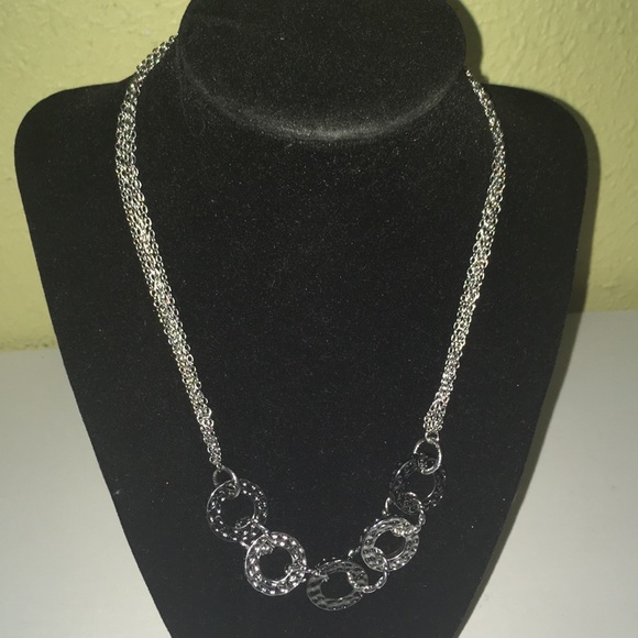 Lia Sophia Necklace silver & great good condition. - Picture 2 of 12